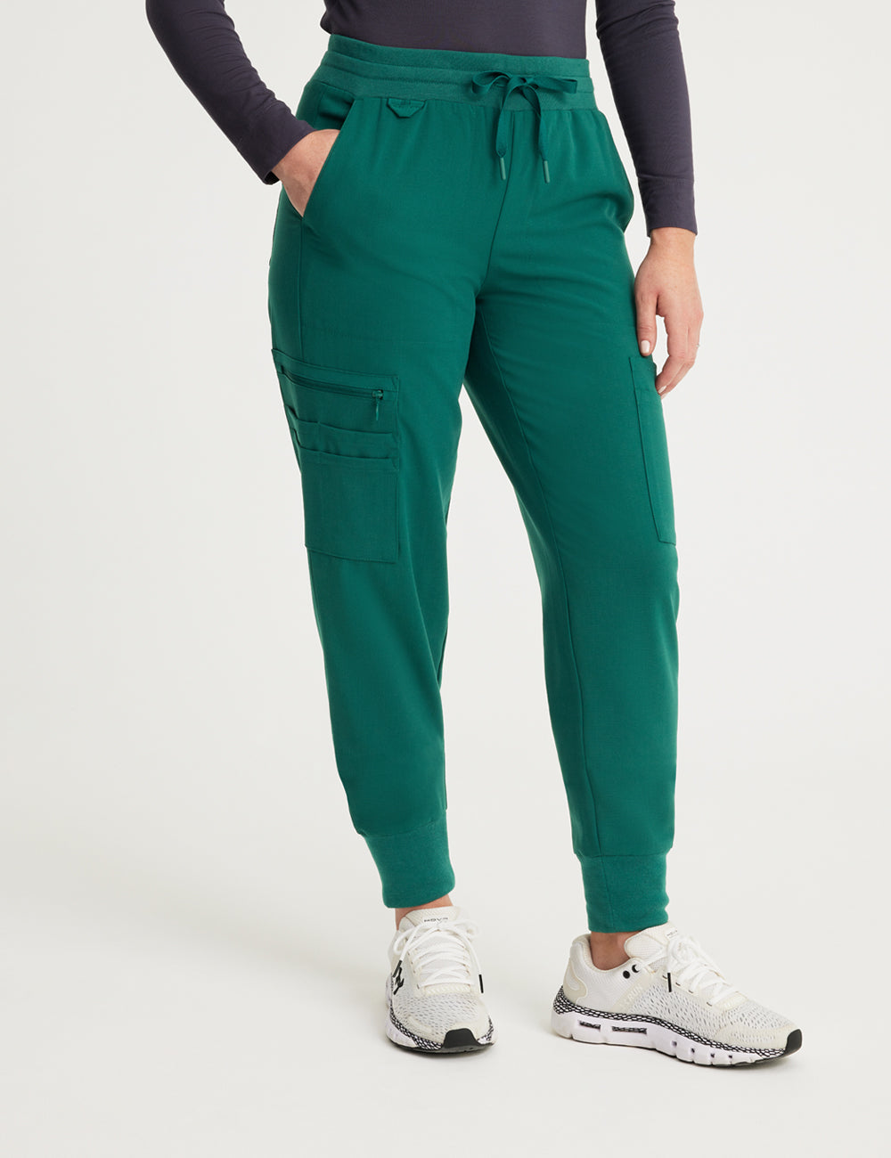 H43101R0 - Model is wearing size XSmall