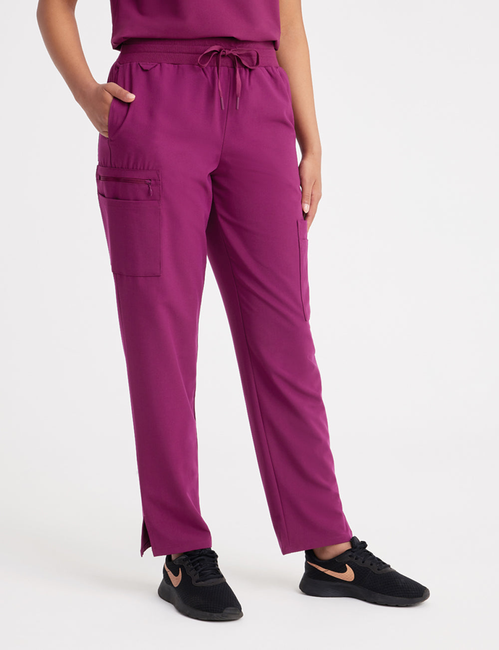 E42101R0 - Model is wearing size XSmall