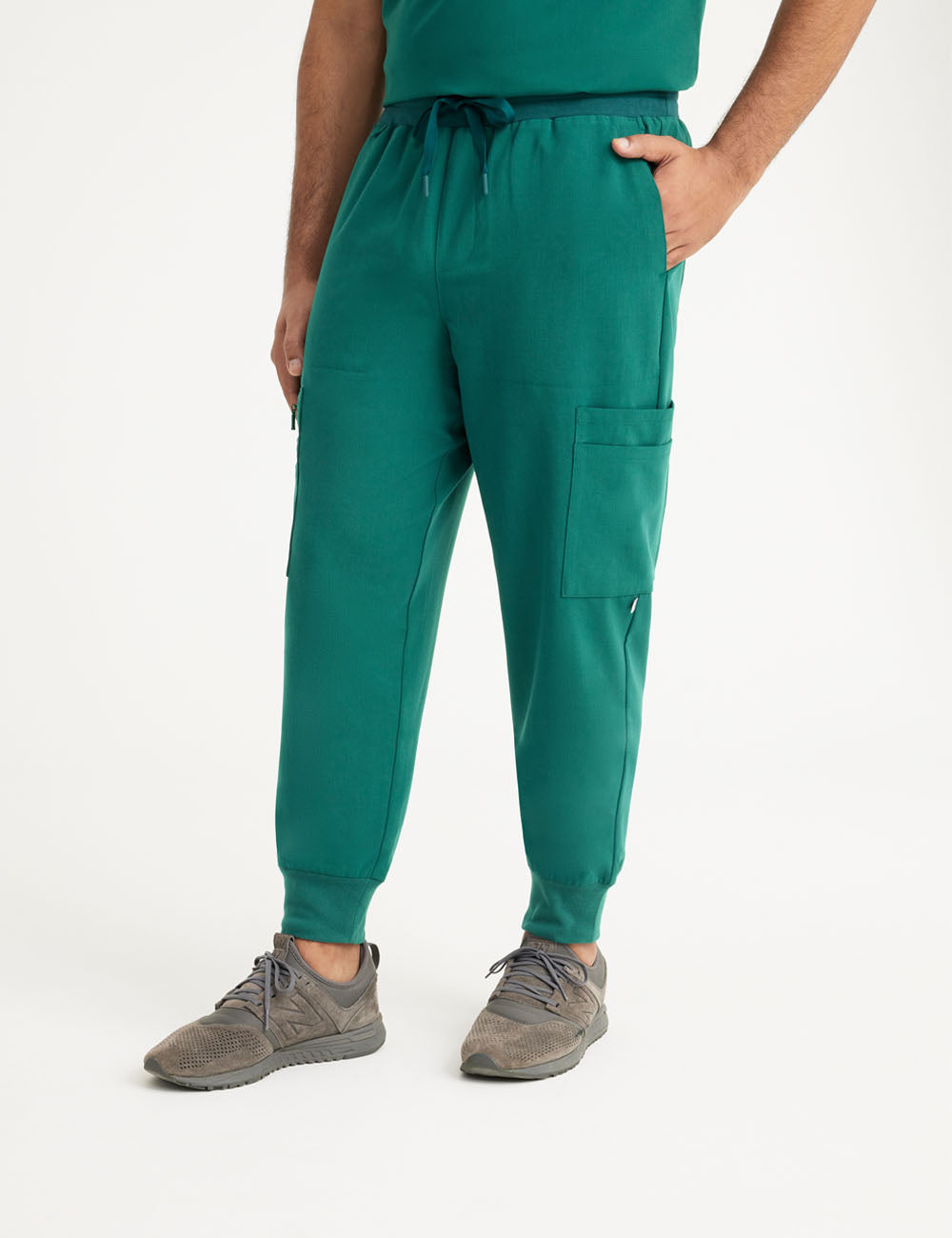 M43201R0 - Model is wearing size Large